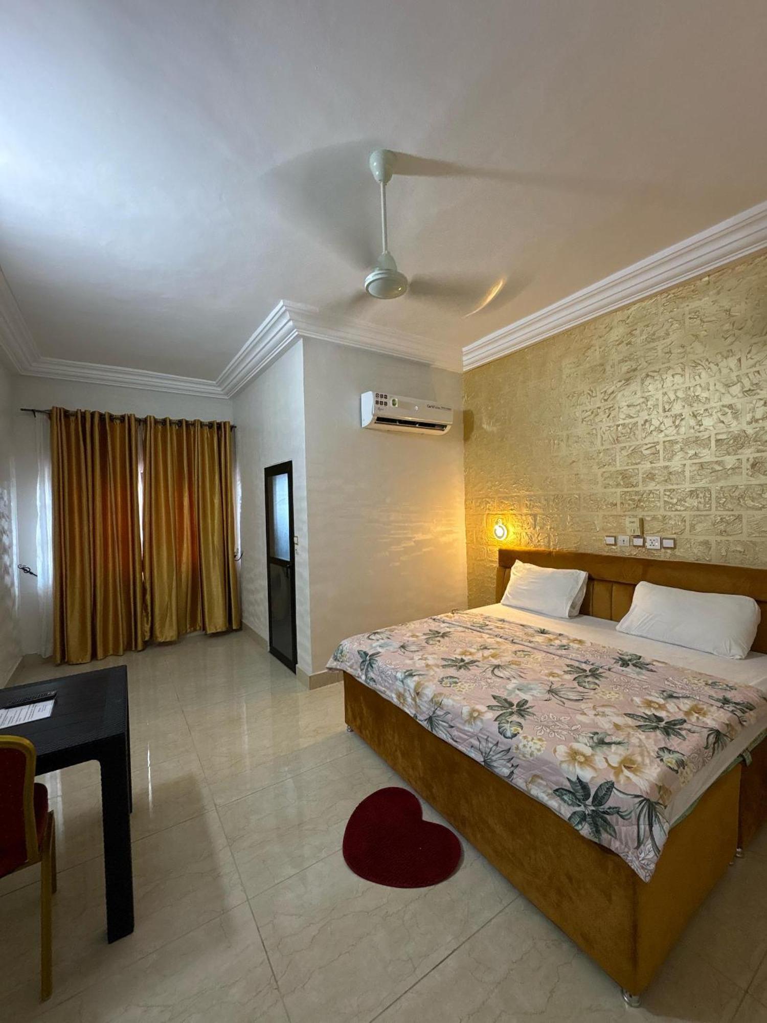Hotel Mavilla 科托努 外观 照片